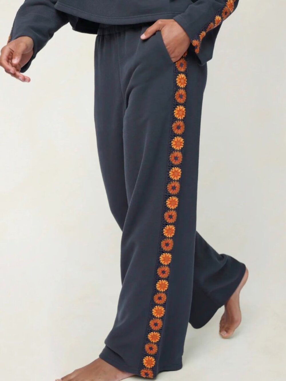 Natural Life Lyvie Trim Charcoal Wide Leg Sweatpants S Crochet Floral
